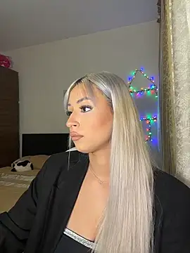 Kylie_One's cam snapshot