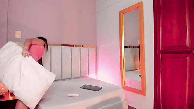 EloiseQuinn's cam snapshot