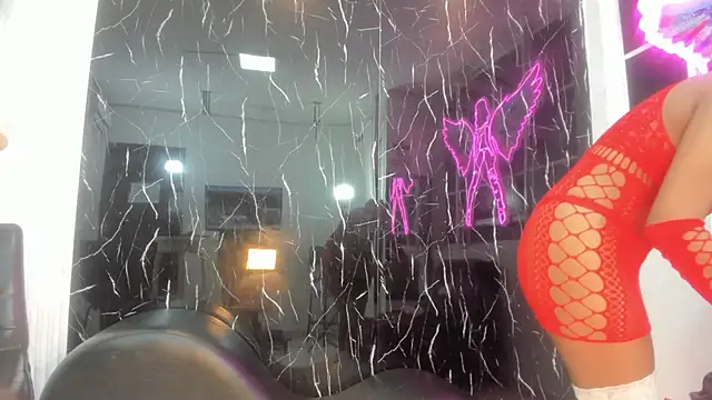 Nini_Beyker's cam snapshot