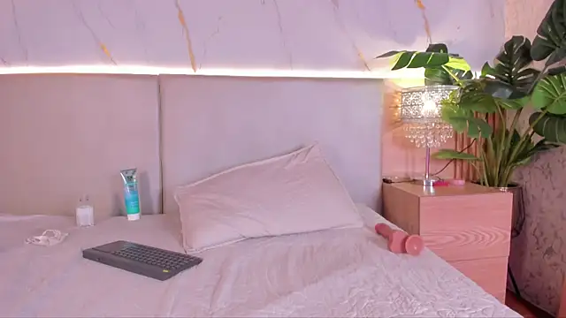 april_grey11's cam snapshot