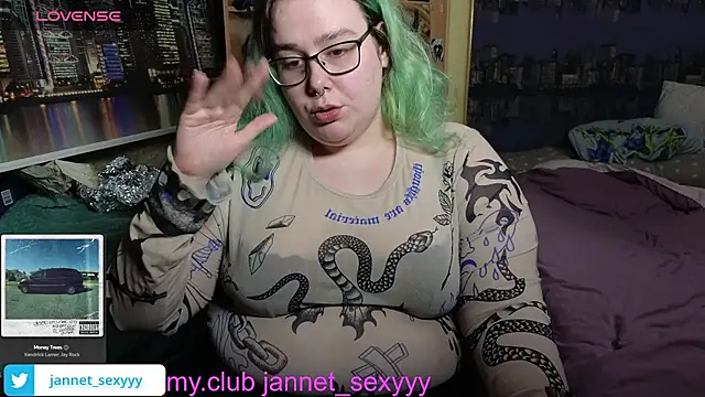 JannetPie's cam snapshot