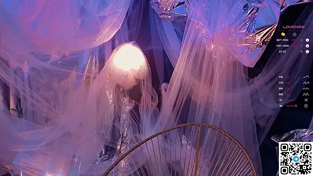 GildedKitten's cam snapshot