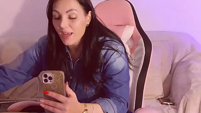 ReiyaRey's cam snapshot