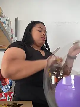 PUSHYLATE's cam snapshot