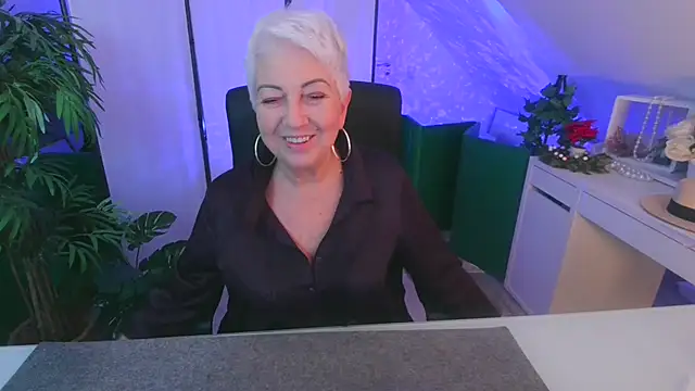 LovelyHelena's cam snapshot