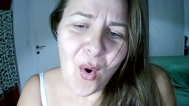 Dr_Emma's cam snapshot