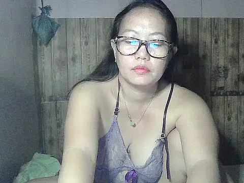 Pinay_BigTits69's cam snapshot