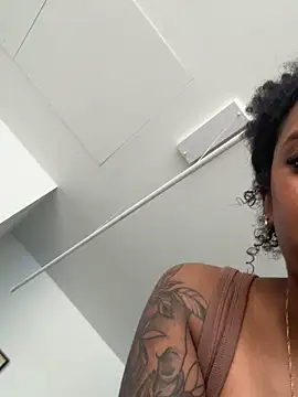 Your_Paris live sex cam