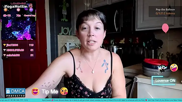 YogaHottie76's cam snapshot