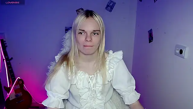 Emily_Nyaffee live sex cam