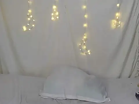 StarBarbiee's cam snapshot