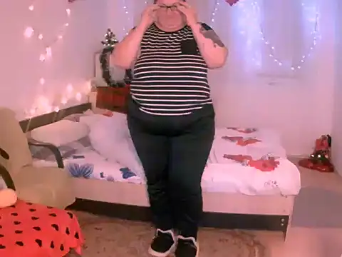 BlondyBigBoobs's cam snapshot