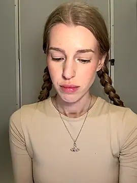 kira_mia live sex cam