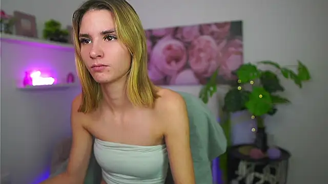 _Bella_Young's cam snapshot