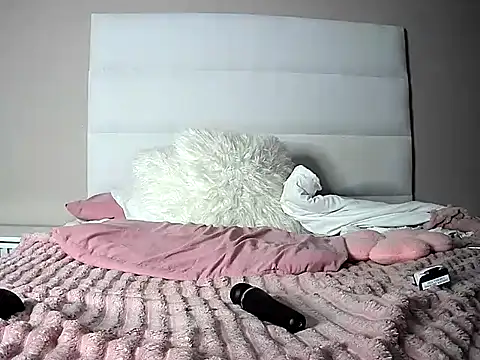 SexyPettiteDonna's cam snapshot