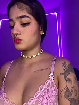 charlotte_9999's cam snapshot