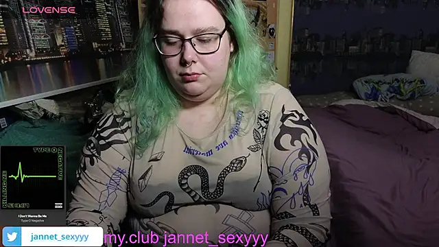 JannetPie's cam snapshot