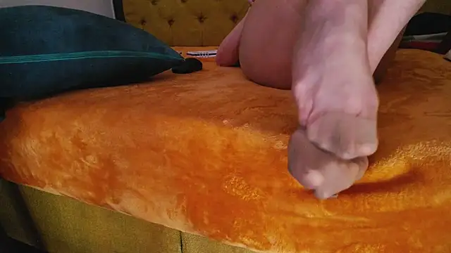 LADY-IN-BLACK's cam snapshot