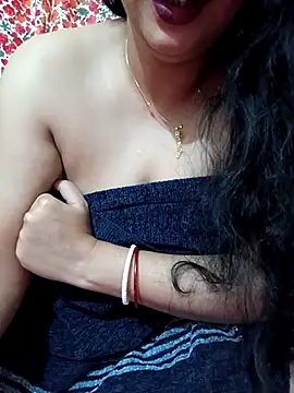 Priya_Boudi live sex cam