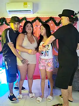 royalgirls_x's cam snapshot