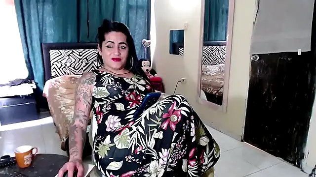 Sashaferrari2000 live sex cam