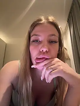 Chloemillerrxx live sex cam