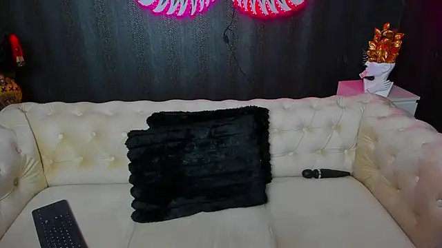 anemarieejolie's cam snapshot