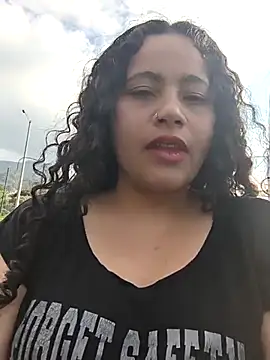 Yaya_watson's cam snapshot