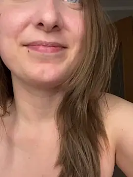 Lally_Girasole's cam snapshot