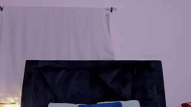 Lily_Woodz's cam snapshot