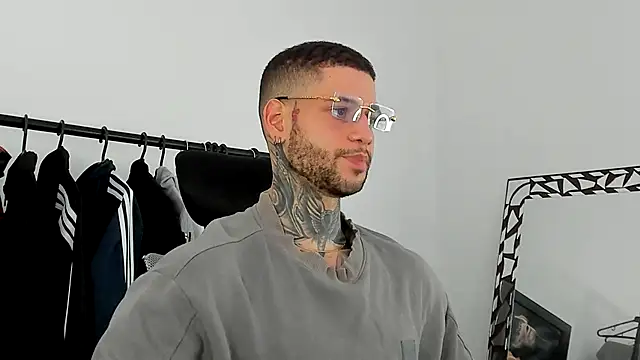 _jamesleandros1 live sex cam