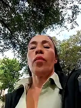 Coeur_de_luxure's cam snapshot