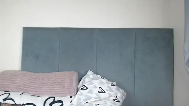 Jah-Queen's cam snapshot