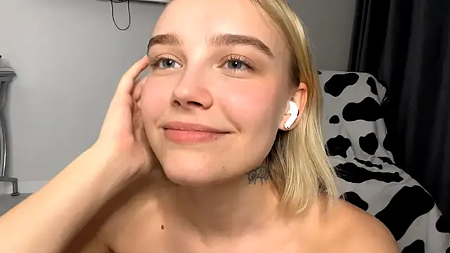 MelodyImam's cam snapshot