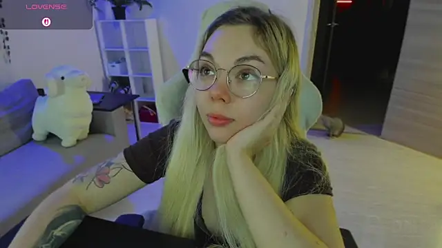 SpecterGirl's cam snapshot