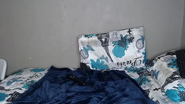 Lunalee's cam snapshot