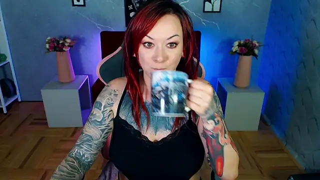 Miss-Tattoo's cam snapshot