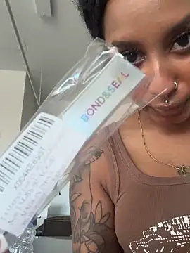 Your_Paris live sex cam