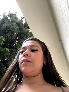 Alyshanon18's cam snapshot