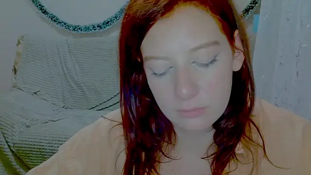 Lily_Ember's cam snapshot