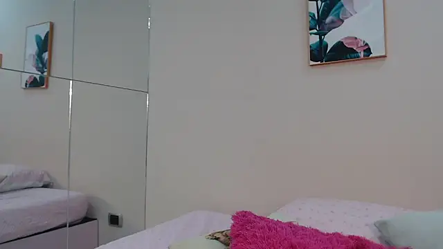 zooombee's cam snapshot