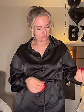 RebeccaSquirtsXXX's cam snapshot