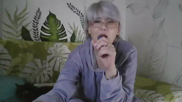 Catty_Lady's cam snapshot