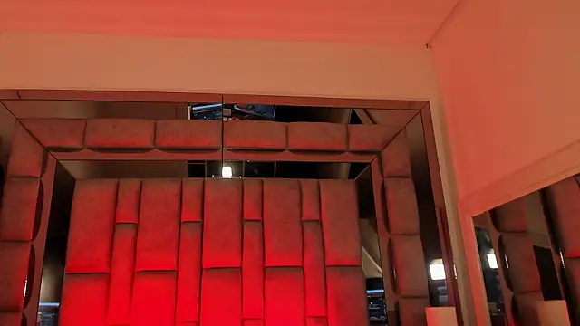 MaddyGray_'s cam snapshot