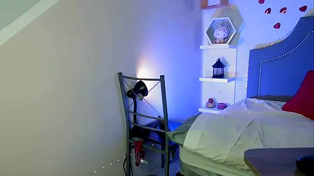 pocahontamoon's cam snapshot