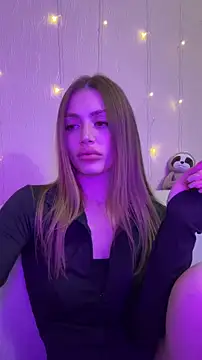 Elizabeth_Tay's cam snapshot