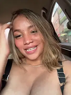 AriVelvet's cam snapshot