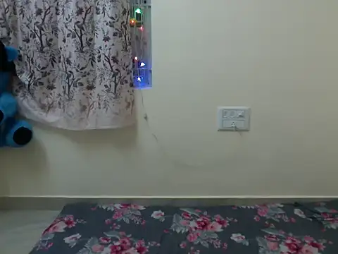 Bad_girl_kayraa_'s cam snapshot