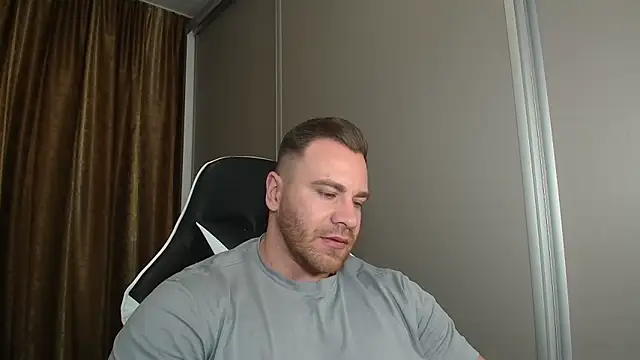 Thori92 live sex cam