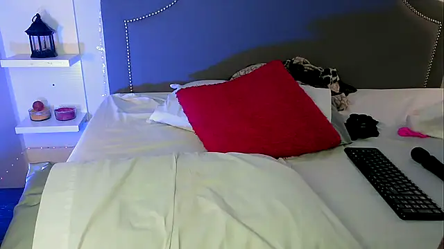 pocahontamoon's cam snapshot